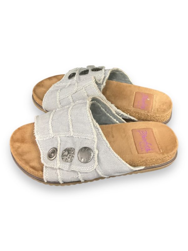 Sandals Flats By Blowfish In Grey, Size: 6 For Cheap