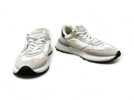 Shoes Sneakers By Clothes Mentor In White, Size: 6 Online Hot Sale