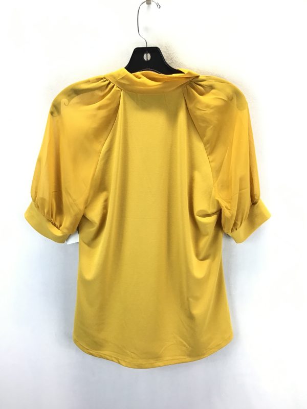 Top Short Sleeve By New York And Co In Yellow, Size: S Online now