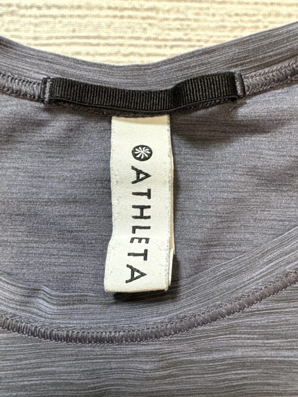 Athletic Top Short Sleeve By Athleta In Grey, Size: 3x Fashion