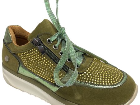 Shoes Sneakers By Clothes Mentor In Green, Size: 5.5 Sale